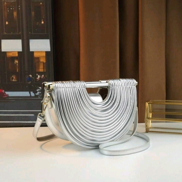 Elegant Silver Clutch Bag - Picture 12 of 16